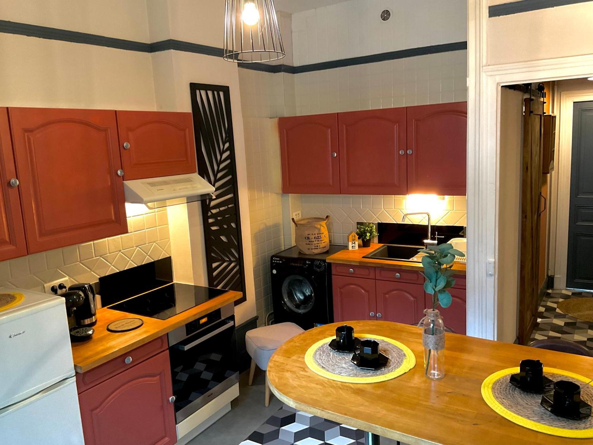 Les Loges Du Theatre Degustation Champagne Offerte Jacuzzi Sauna Jeux Velos Maison Prive 150M2 Historique 14Pers Max Emplacement Exceptionnel Et Chic, 200M De L'Avenue De Champagne, Gare, Musee, Jardins, Restaurations, Toutes Commodites Épernay Exterior foto