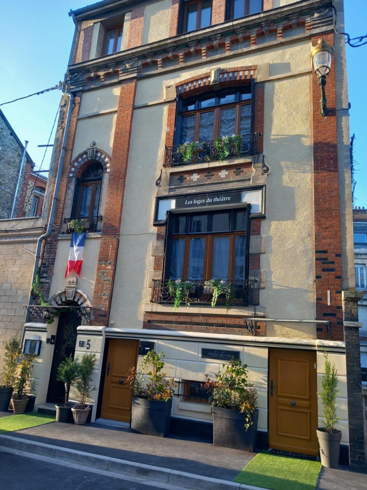 Les Loges Du Theatre Degustation Champagne Offerte Jacuzzi Sauna Jeux Velos Maison Prive 150M2 Historique 14Pers Max Emplacement Exceptionnel Et Chic, 200M De L'Avenue De Champagne, Gare, Musee, Jardins, Restaurations, Toutes Commodites Épernay Exterior foto
