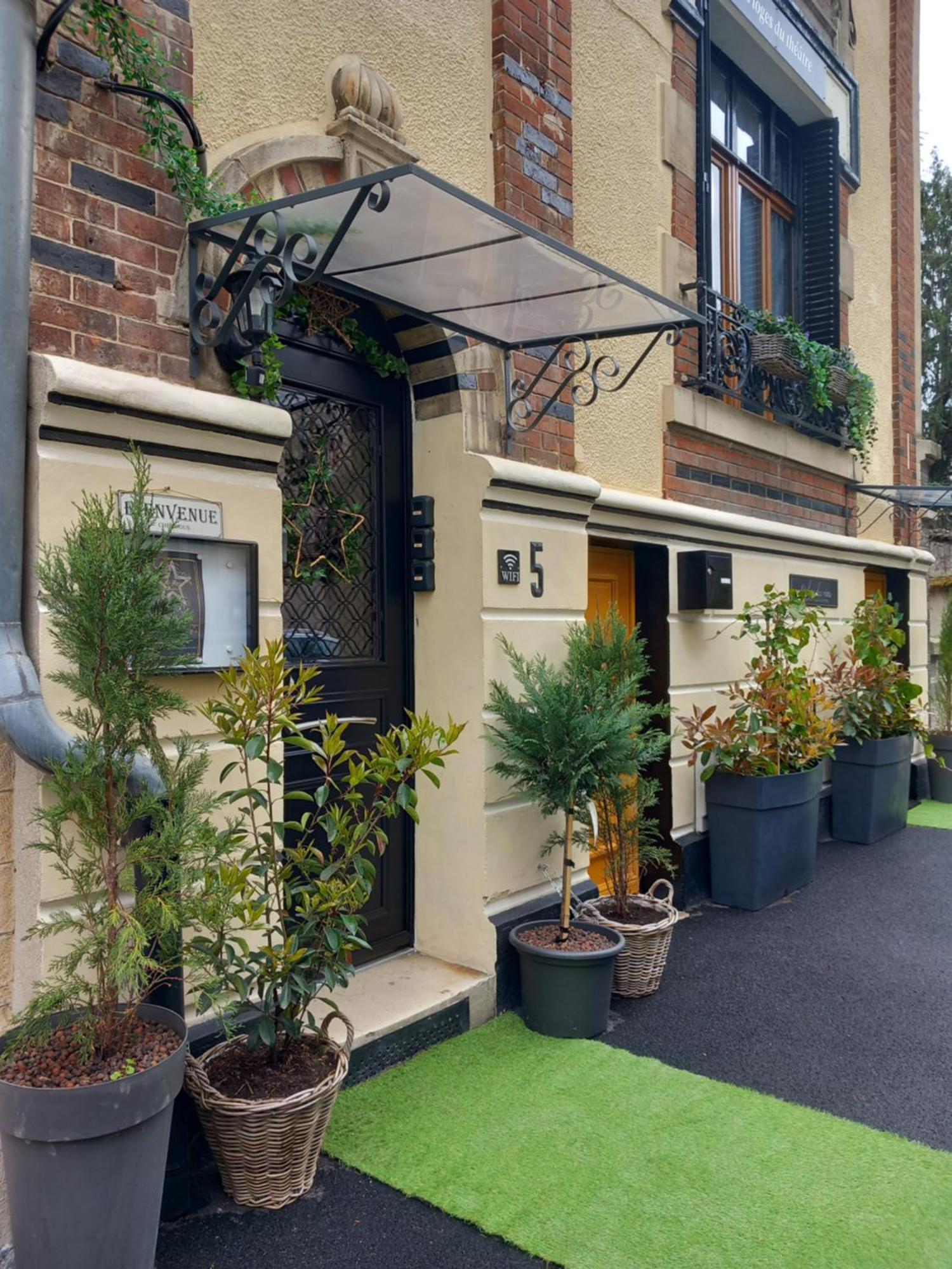 Les Loges Du Theatre Degustation Champagne Offerte Jacuzzi Sauna Jeux Velos Maison Prive 150M2 Historique 14Pers Max Emplacement Exceptionnel Et Chic, 200M De L'Avenue De Champagne, Gare, Musee, Jardins, Restaurations, Toutes Commodites Épernay Exterior foto